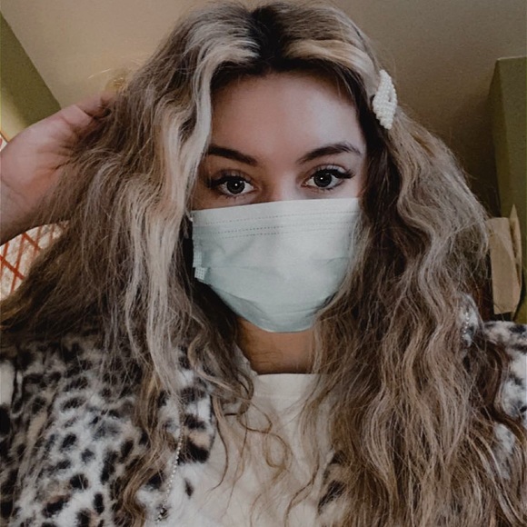 Meet your Posher, Rebecca - Picture 1 of 1